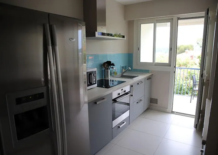 Spacious With Balcony And Sea View Apartman Antibes